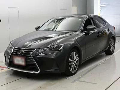 LEXUS IS