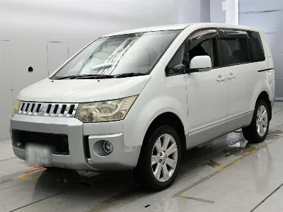 MITSUBISHI DELICA D5