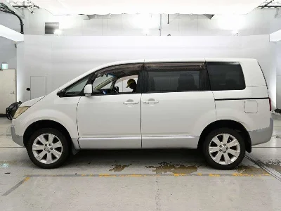 MITSUBISHI DELICA D5