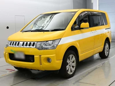 MITSUBISHI DELICA D5