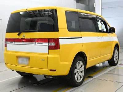 MITSUBISHI DELICA D5