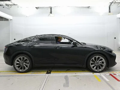 TOYOTA CROWN CROSSOVER