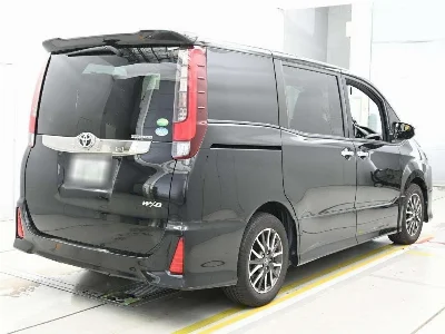 TOYOTA NOAH