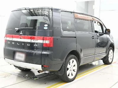 MITSUBISHI DELICA D5