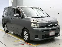Цена авто Toyota Voxy с аукционов Японии, номер кузова ZRR70G, пробег 98 000, оценка 8