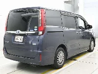 Цена авто Toyota Esquire с аукционов Японии, номер кузова ZWR80G, пробег 157 000, оценка 6