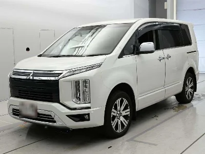 MITSUBISHI DELICA D5