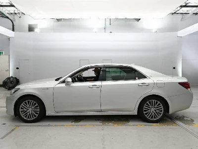 TOYOTA CROWN MAJESTA