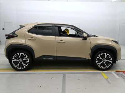 TOYOTA YARIS CROSS