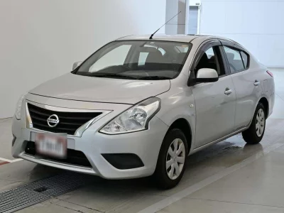 NISSAN TIIDA LATIO