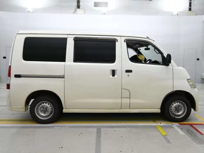 TOYOTA LITE ACE VAN