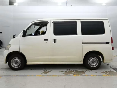 TOYOTA LITE ACE VAN