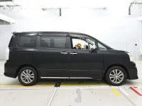 Цена авто Toyota Voxy с аукционов Японии, номер кузова ZRR70W, пробег 125 000, оценка 4