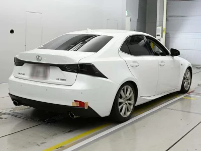LEXUS IS