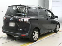 Цена авто Toyota Sienta с аукционов Японии, номер кузова NHP170G, пробег 52 000, оценка 8