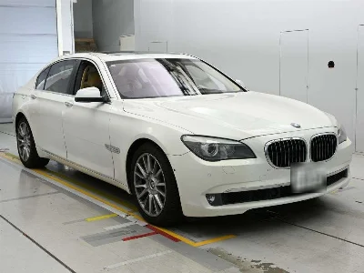 BMW 7 SERIES