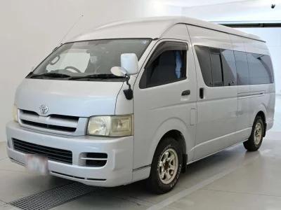 TOYOTA REGIUS VAN