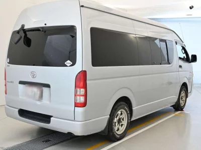 TOYOTA REGIUS VAN