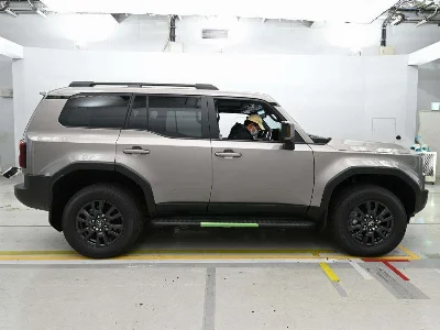TOYOTA LAND CRUISER 250
