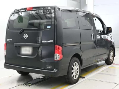 NISSAN NV200