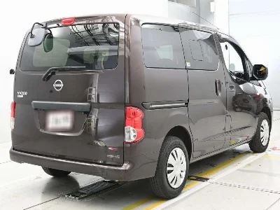 NISSAN NV200