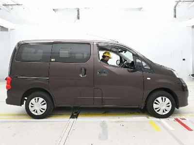 NISSAN NV200