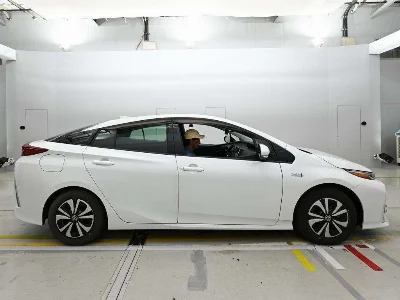 TOYOTA PRIUS PHV