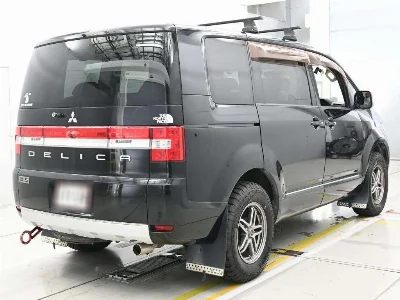 MITSUBISHI DELICA D5