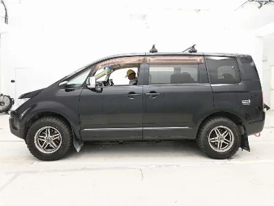 MITSUBISHI DELICA D5