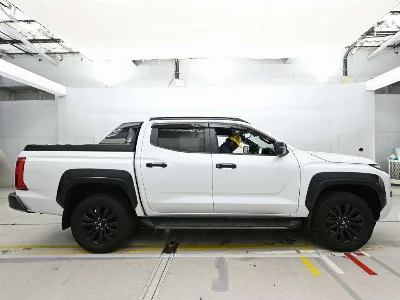 MITSUBISHI TRITON