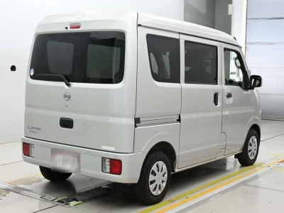 NISSAN CLIPPER VAN