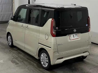 NISSAN ROOX