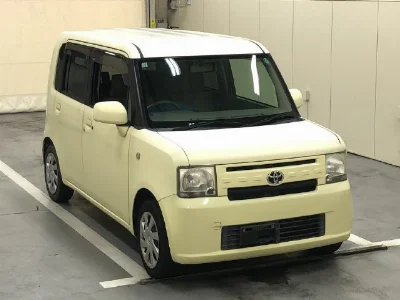 TOYOTA PIXIS SPACE