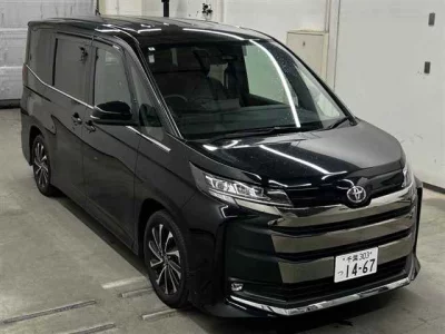 TOYOTA NOAH