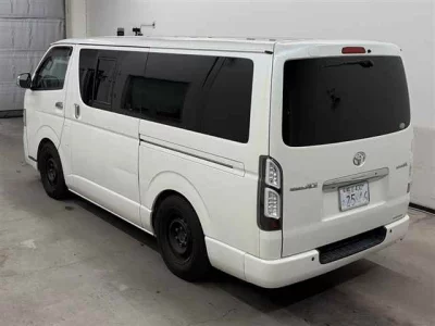 TOYOTA REGIUS VAN
