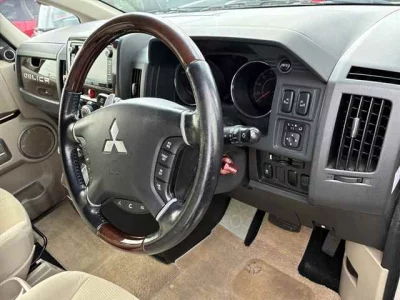 MITSUBISHI DELICA D5