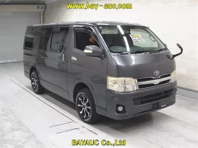 TOYOTA REGIUS VAN