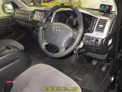 TOYOTA REGIUS VAN