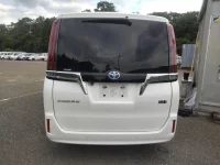 Цена авто Toyota Esquire с аукционов Японии, номер кузова ZWR80G, пробег 184 000, оценка 2