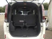 Цена авто Toyota Esquire с аукционов Японии, номер кузова ZWR80G, пробег 184 000, оценка 2