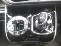 Цена авто Toyota Esquire с аукционов Японии, номер кузова ZWR80G, пробег 184 000, оценка 2