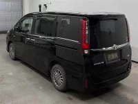 Цена авто Toyota Esquire с аукционов Японии, номер кузова ZWR80G, пробег 217 000, оценка 2