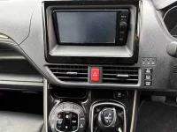 Цена авто Toyota Esquire с аукционов Японии, номер кузова ZWR80G, пробег 217 000, оценка 2