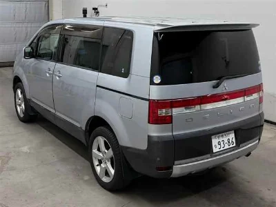 MITSUBISHI DELICA D5