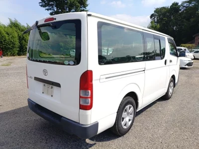 TOYOTA REGIUS ACE VAN