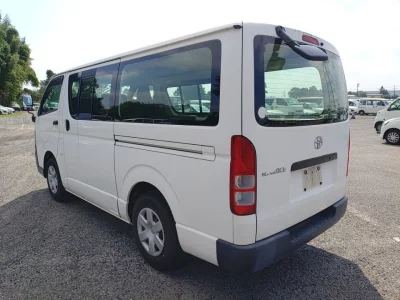 TOYOTA REGIUS ACE VAN