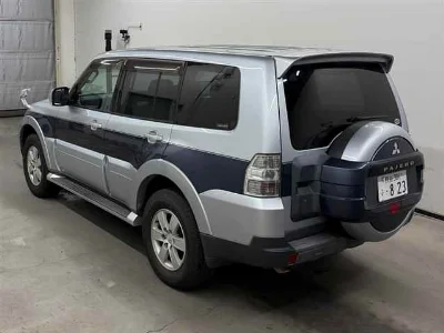 MITSUBISHI PAJERO