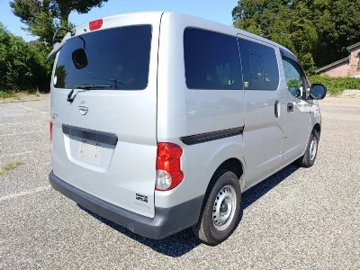 NISSAN NV200