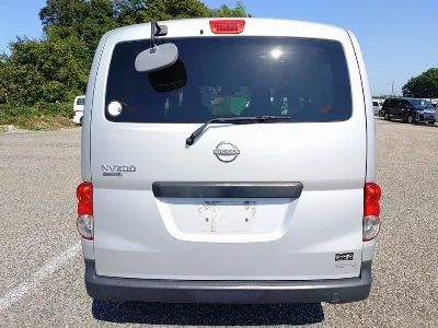 NISSAN NV200