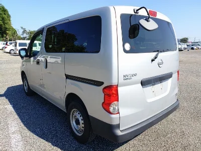 NISSAN NV200